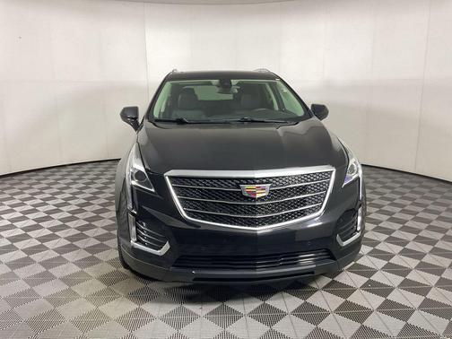 Stellar Black Metallic 2018 Cadillac XT5 Luxury