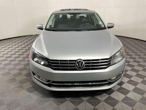 Reflex Silver Metallic 2013 Volkswagen Passat 2.5 SEL Premium