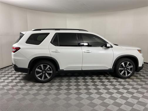 2024 Honda Pilot Touring 8-Passenger