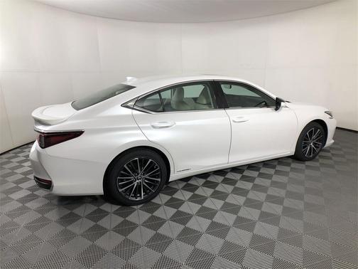 2022 Lexus ES 300h 300H