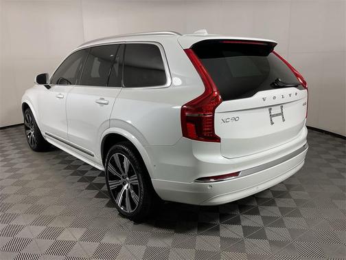 2025 Volvo XC90 B6 Ultra