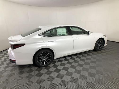 2025 Lexus ES 300h Base