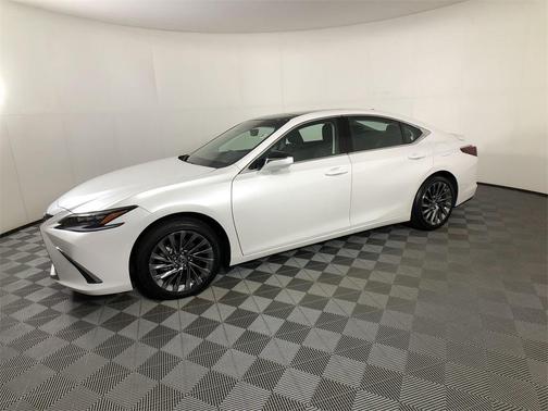 2024 Lexus ES 350 Ultra Luxury