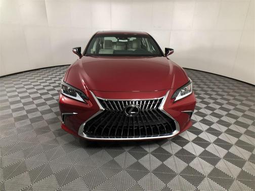 2025 Lexus ES 300h Base