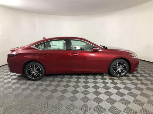 2025 Lexus ES 300h Base