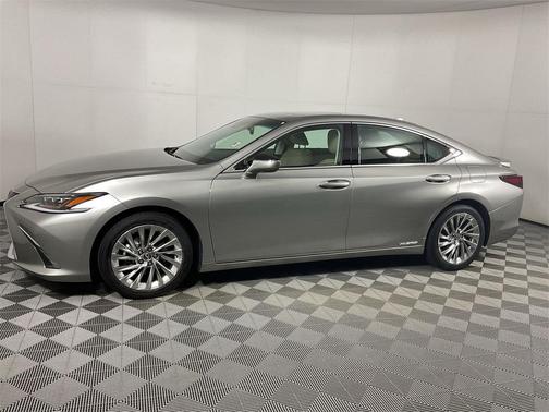 2021 Lexus ES 300h Ultra Luxury