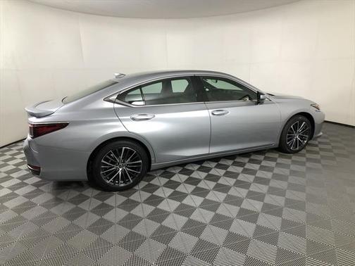 2024 Lexus ES 300h Premium