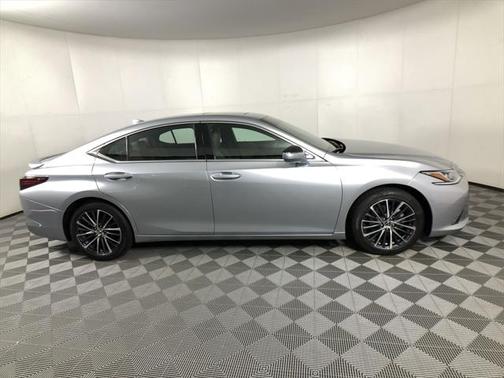 2024 Lexus ES 300h Premium