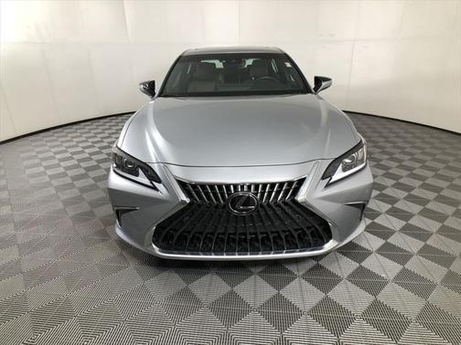 2024 Lexus ES 300h Premium