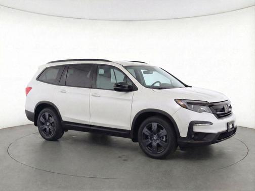 Platinum White Pearl 2022 Honda Pilot AWD TrailSport