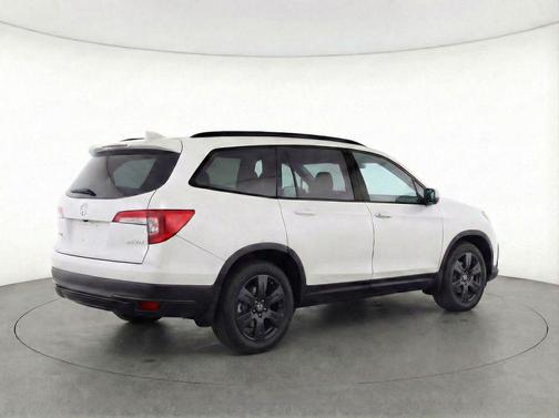 Platinum White Pearl 2022 Honda Pilot AWD TrailSport