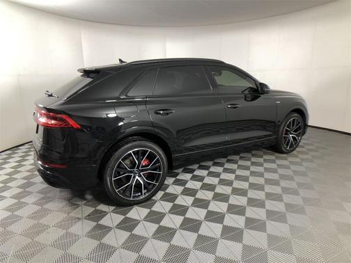 2022 Audi Q8 55 Prestige