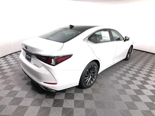 2024 Lexus ES 350 Luxury