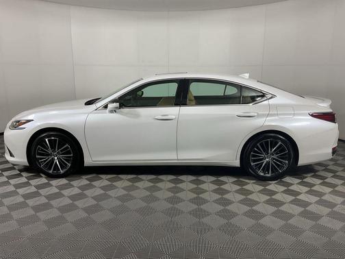 2025 Lexus ES 300h F SPORT Design