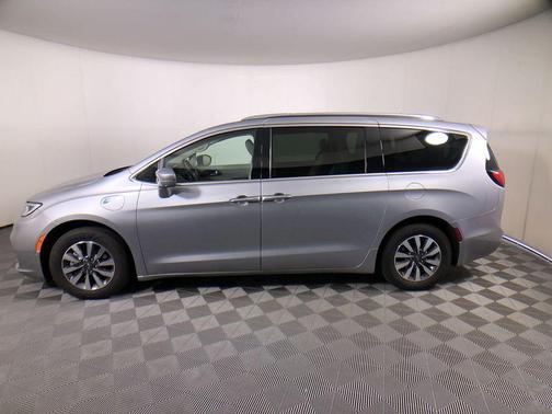 Billet Silver Metallic Clearcoat 2021 Chrysler Pacifica Hybrid Touring L