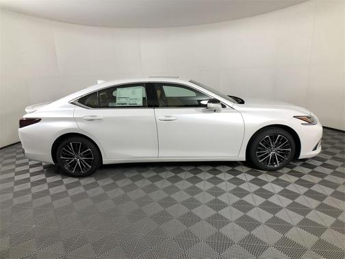2025 Lexus ES 300h Base