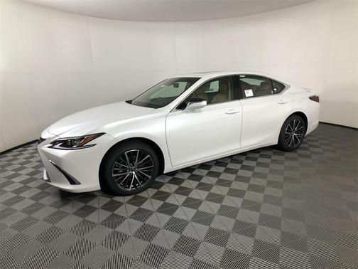 2025 Lexus ES 300h Base