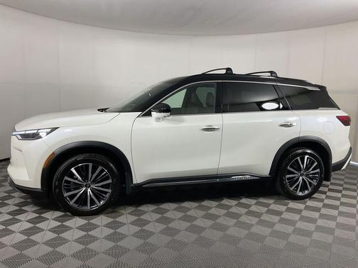 Majestic White/Black Obsidian 2025 INFINITI QX60 AUTOGRAPH