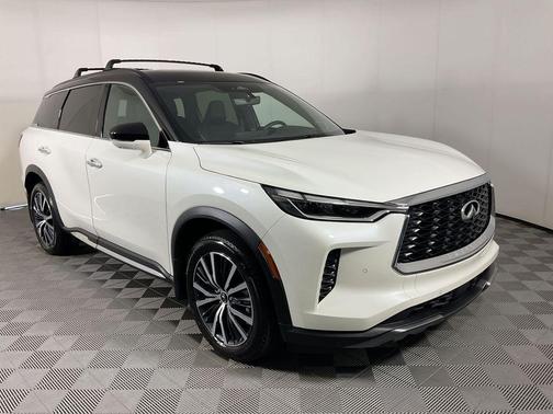 Majestic White/Black Obsidian 2025 INFINITI QX60 AUTOGRAPH