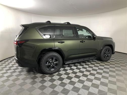 2025 Lexus LX 700h Overtrail