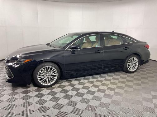 Midnight Black Metallic 2021 Toyota Avalon Limited