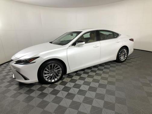 2023 Lexus ES 300h Ultra Luxury