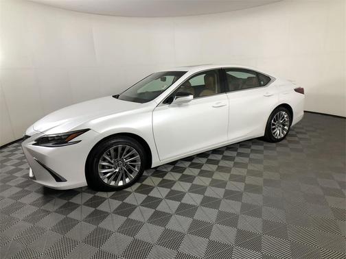 2023 Lexus ES 300h Ultra Luxury