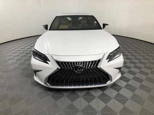 2023 Lexus ES 300h Ultra Luxury