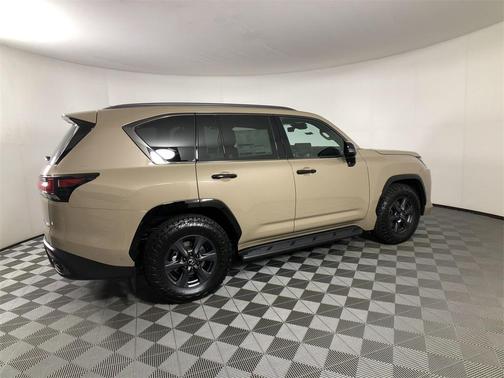 2025 Lexus LX 700h Overtrail