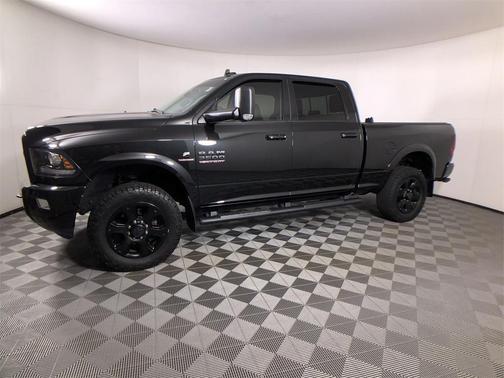 2018 RAM 3500 Laramie Crew Cab 4x4 6'4' Box