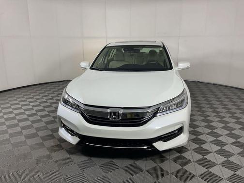 48302 2017 Honda Accord Hybrid Touring