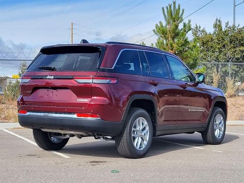 2025 Jeep Grand Cherokee Laredo X