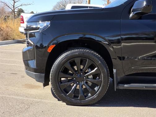 2023 Chevrolet Suburban RST