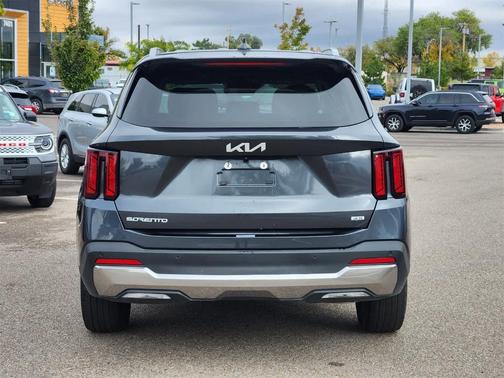2024 Kia Sorento S