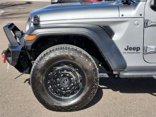 2020 Jeep Gladiator Sport