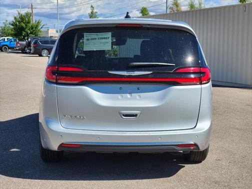 2024 Chrysler Pacifica Touring-L