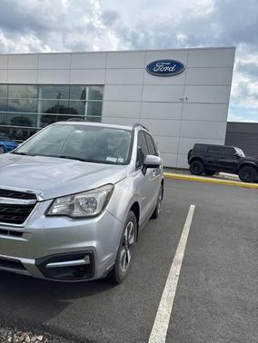 Ice Silver Metallic 2017 Subaru Forester 2.5i Premium