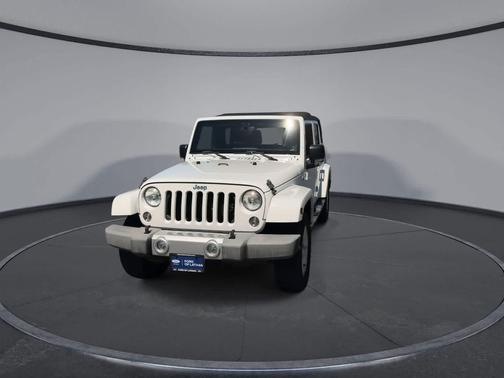 Bright White Clearcoat 2014 Jeep Wrangler Unlimited Sahara