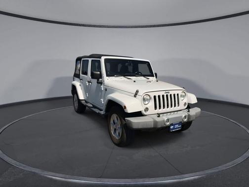 Bright White Clearcoat 2014 Jeep Wrangler Unlimited Sahara