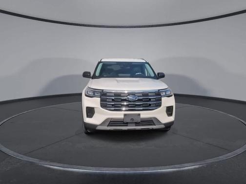 Star White Metallic Tri-Coat 2026 Ford Explorer Active