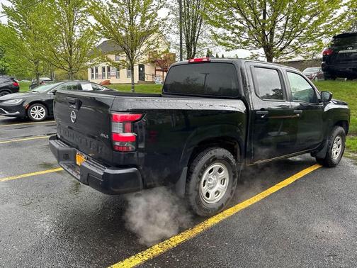 Super Black 2022 Nissan Frontier S