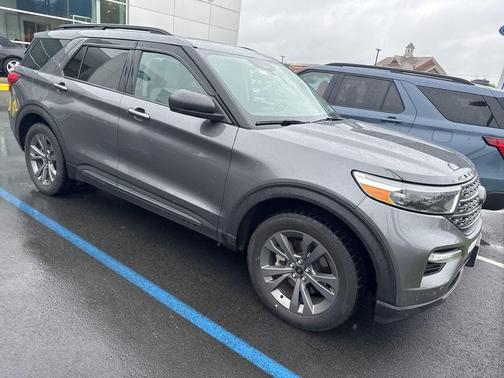 Carbonized Gray Metallic 2021 Ford Explorer XLT