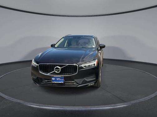 2021 Volvo XC60 T5 Momentum