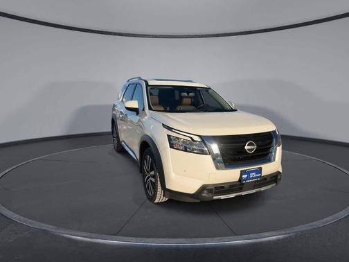 2022 Nissan Pathfinder Platinum 4WD