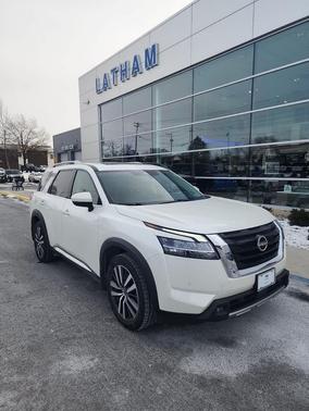 2022 Nissan Pathfinder Platinum 4WD