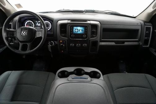Photo 3 of 24 of 2019 RAM 1500 Classic Express