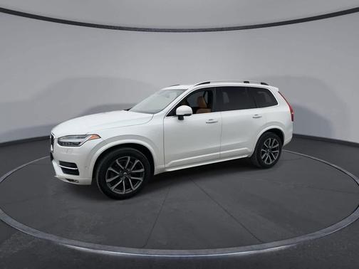 2018 Volvo XC90 T6 Momentum