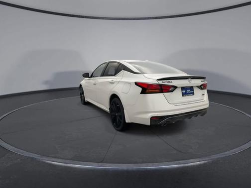 2022 Nissan Altima SR Intelligent AWD