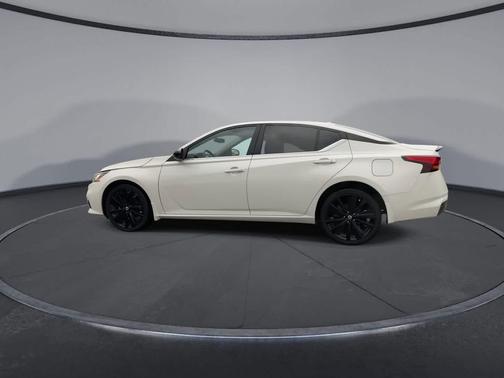 2022 Nissan Altima SR Intelligent AWD