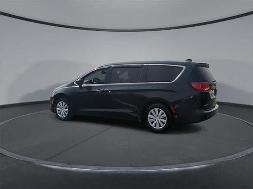 2020 Chrysler Voyager L